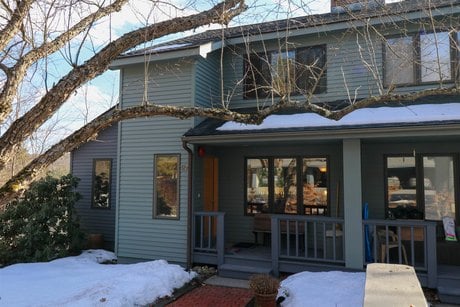 27 College Hill Rd