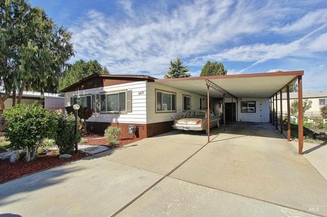5651 Sudley Ln