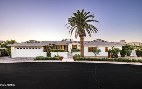 5635 E Lincoln Dr Unit 33