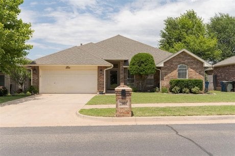 2001 Cedar Meadow Ln
