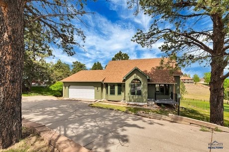 5224 Meadowlark Dr