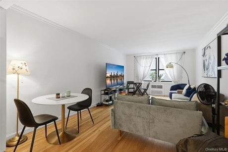 337 E 50th St Apt 2E