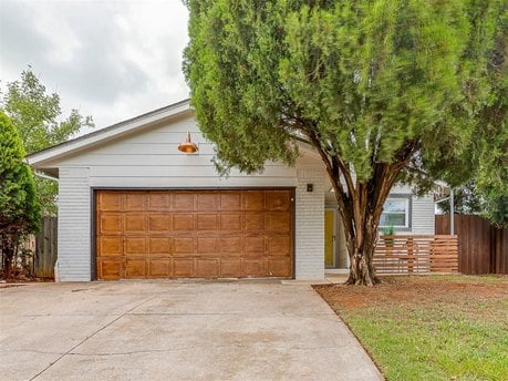 824 NW 104th St