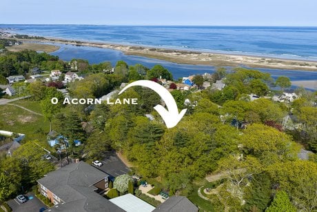 Acorn Ln