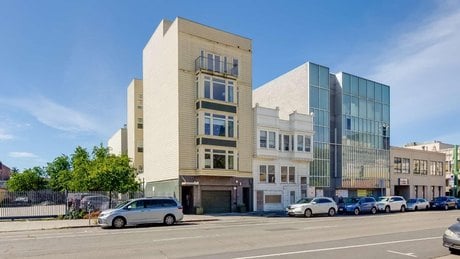275 9th St Apt 3